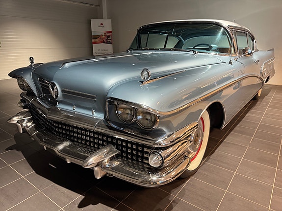 Buick Roadmaster 4 of 30