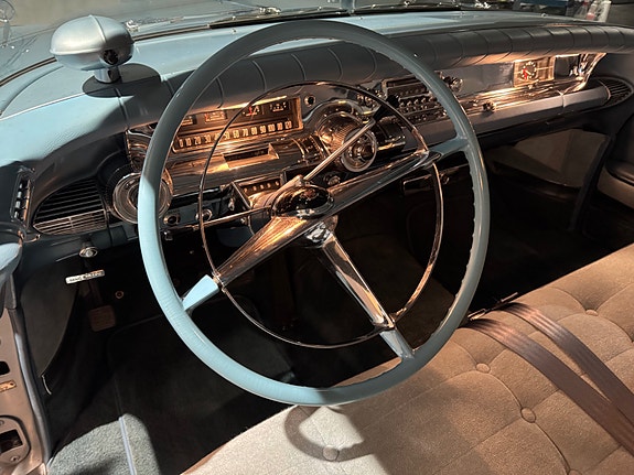 Buick Roadmaster 23 of 30