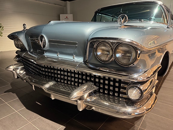 Buick Roadmaster 3 of 30