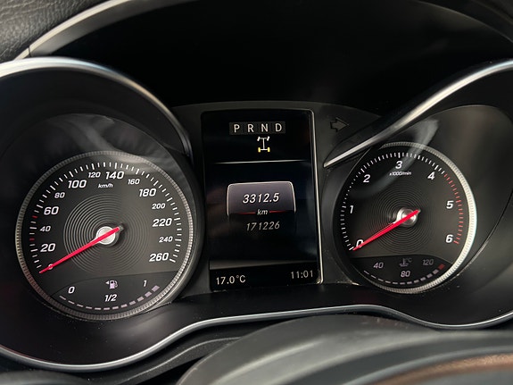 Mercedes-Benz X250 d 17 of 26