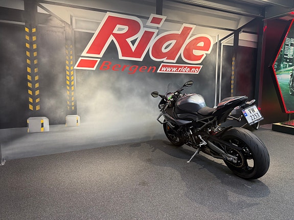 BMW S 1000 RR 13 of 15