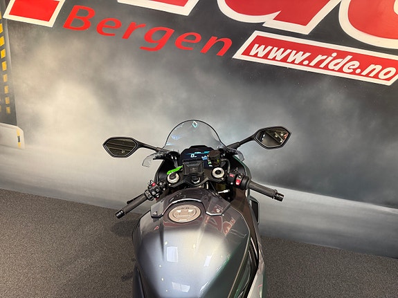 BMW S 1000 RR 15 of 15