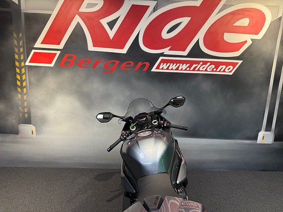 BMW S 1000 RR 12 of 15