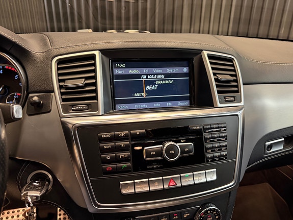Mercedes-Benz ML250 26 of 30