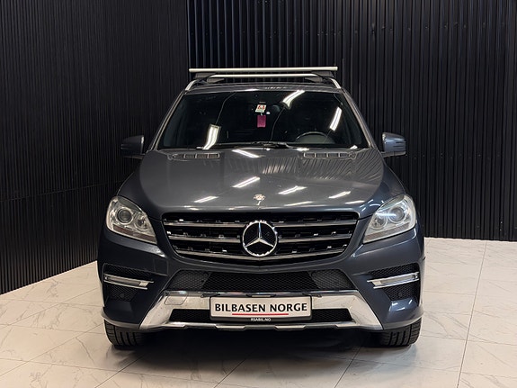 Mercedes-Benz ML250 2 of 30