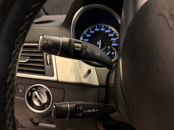 Mercedes-Benz ML250 24 of 30