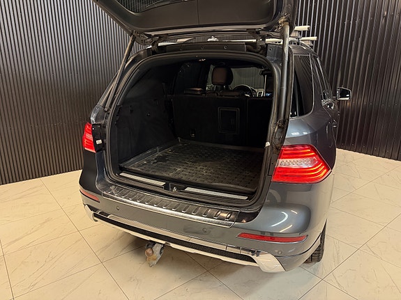 Mercedes-Benz ML250 14 of 30