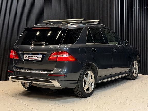 Mercedes-Benz ML250 11 of 30