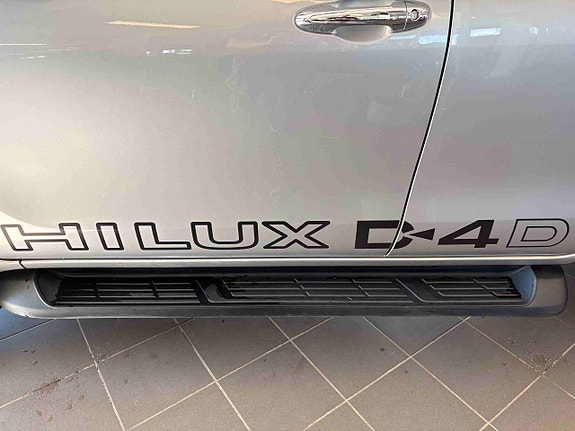 Toyota HiLux 7 of 18