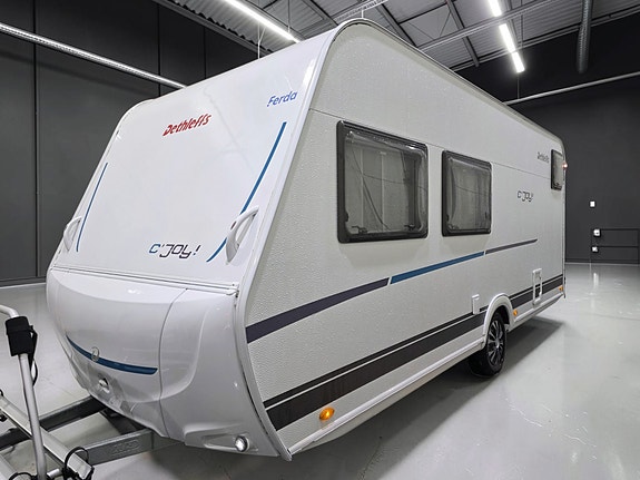 Dethleffs C'Joy 480 QLK | 2 køyer | 1114kg | 1 Eier | Sykkelstativ | 6 sengepl | Markise | Fuktgaranti til 2028 | Som Ny 8 of 30