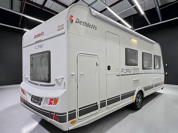 Dethleffs C'Joy 480 QLK | 2 køyer | 1114kg | 1 Eier | Sykkelstativ | 6 sengepl | Markise | Fuktgaranti til 2028 | Som Ny 2 of 30