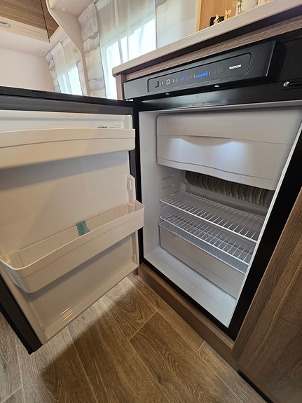 Dethleffs C'Joy 480 QLK | 2 køyer | 1114kg | 1 Eier | Sykkelstativ | 6 sengepl | Markise | Fuktgaranti til 2028 | Som Ny 26 of 30