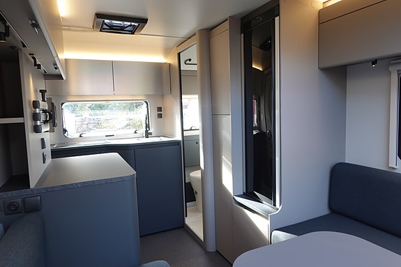 Adria Action Sport 391 LH + 15 of 30
