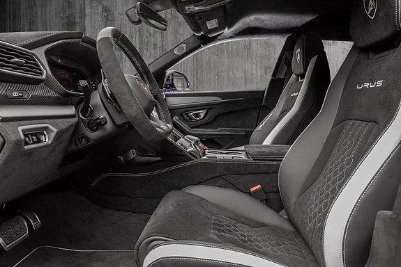 Lamborghini Urus 25 of 30