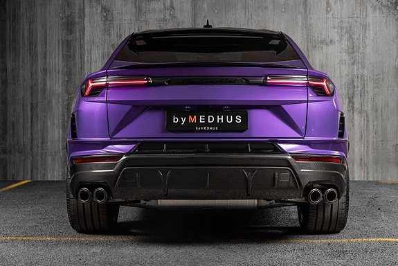 Lamborghini Urus 7 of 30