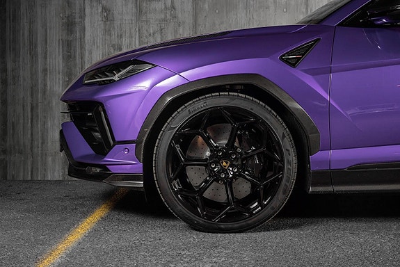 Lamborghini Urus 12 of 30
