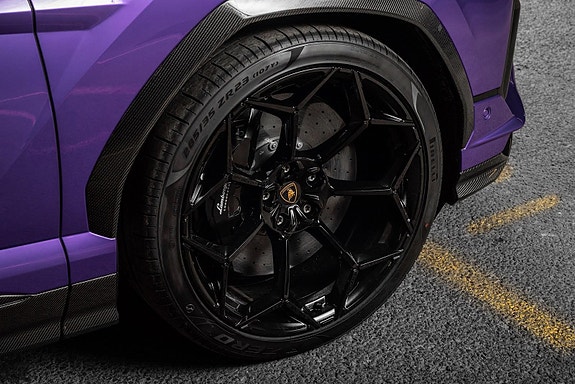 Lamborghini Urus 22 of 30