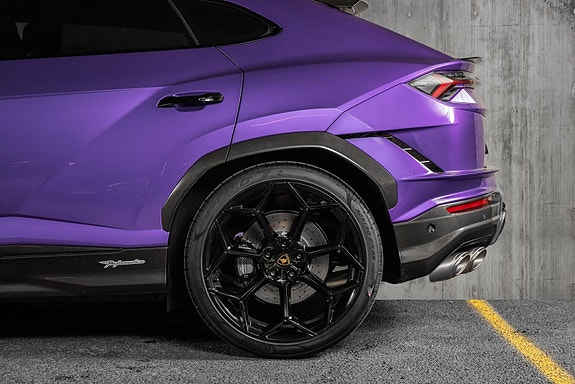 Lamborghini Urus 13 of 30