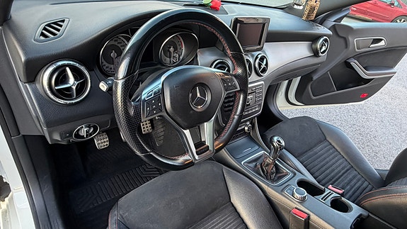 Mercedes-Benz CLA200 18 of 19