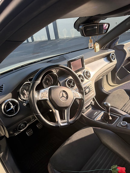 Mercedes-Benz CLA200 19 of 19