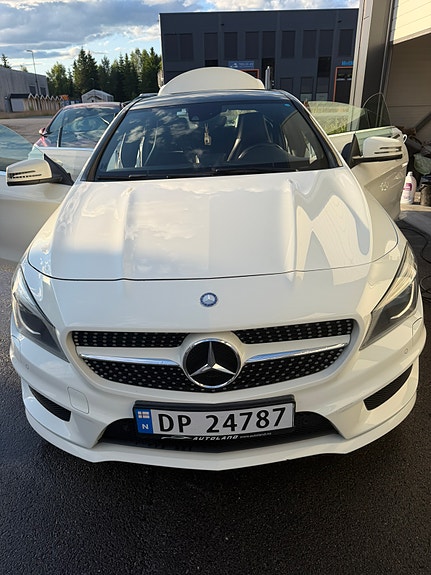 Mercedes-Benz CLA200 2 of 19