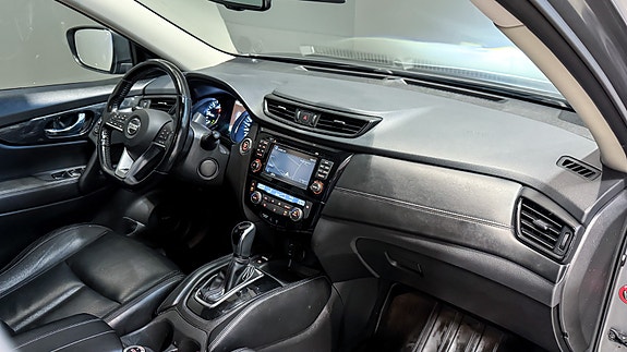Nissan X-Trail 25 of 30