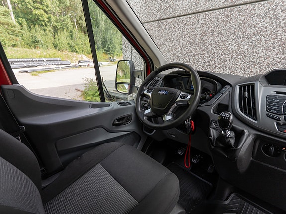 Ford Transit 25 of 30
