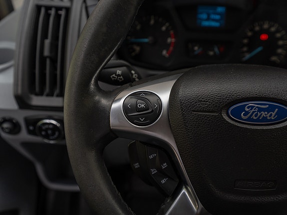 Ford Transit 28 of 30