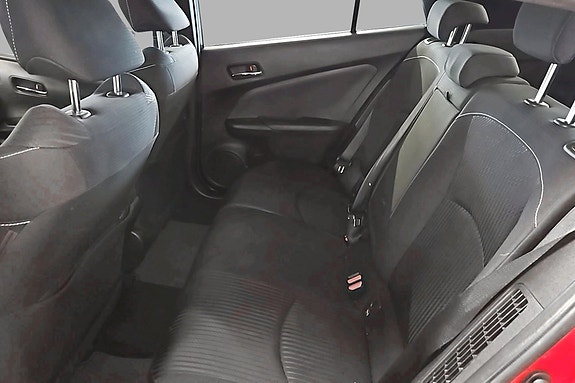 Toyota Prius Plug-in Hybrid 14 of 20