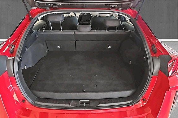 Toyota Prius Plug-in Hybrid 18 of 20