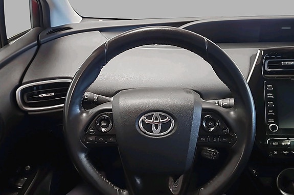 Toyota Prius Plug-in Hybrid 12 of 20