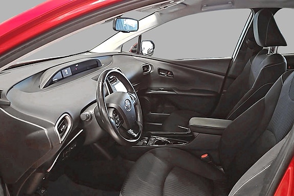 Toyota Prius Plug-in Hybrid 9 of 20