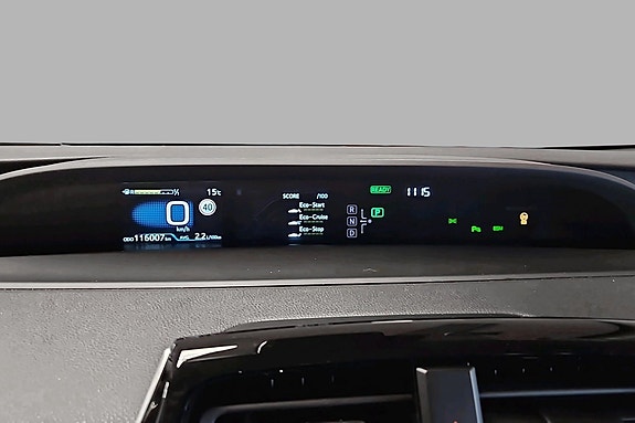 Toyota Prius Plug-in Hybrid 15 of 20