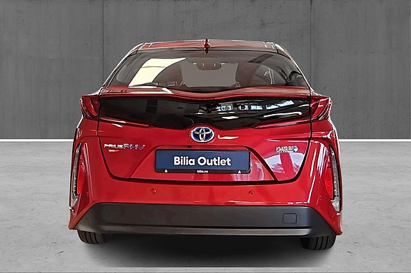 Toyota Prius Plug-in Hybrid 6 of 20