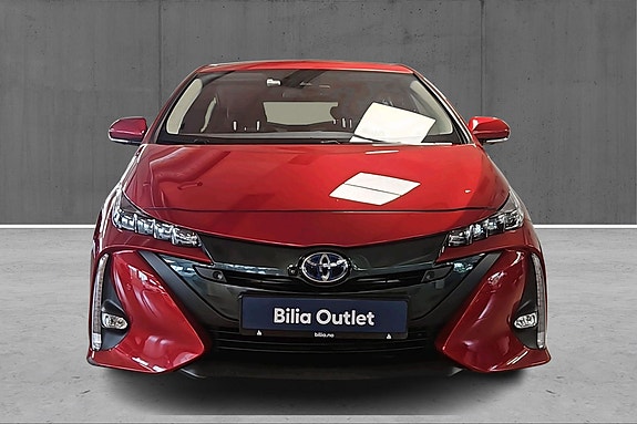 Toyota Prius Plug-in Hybrid 2 of 20