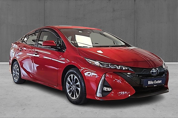 Toyota Prius Plug-in Hybrid 3 of 20