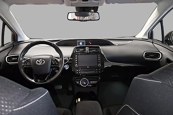 Toyota Prius Plug-in Hybrid 10 of 20