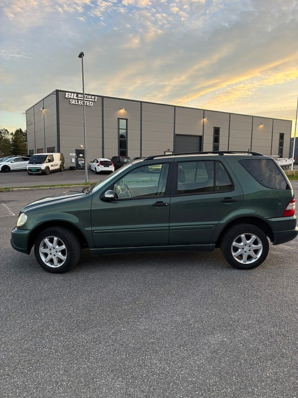 Mercedes-Benz ML270 13 of 20