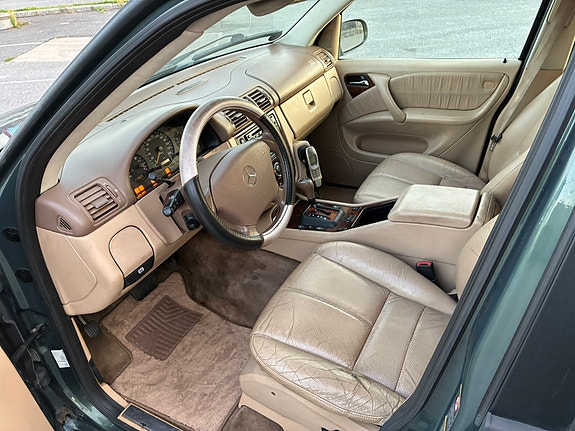 Mercedes-Benz ML270 18 of 20