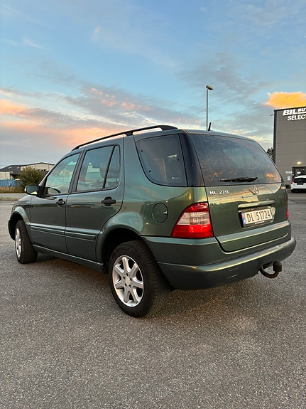 Mercedes-Benz ML270 11 of 20