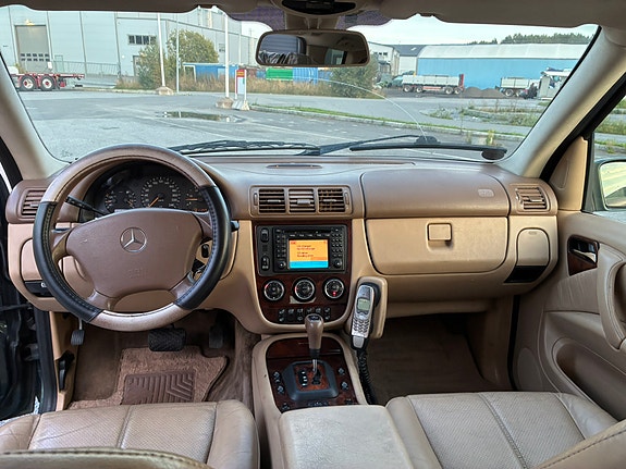 Mercedes-Benz ML270 14 of 20