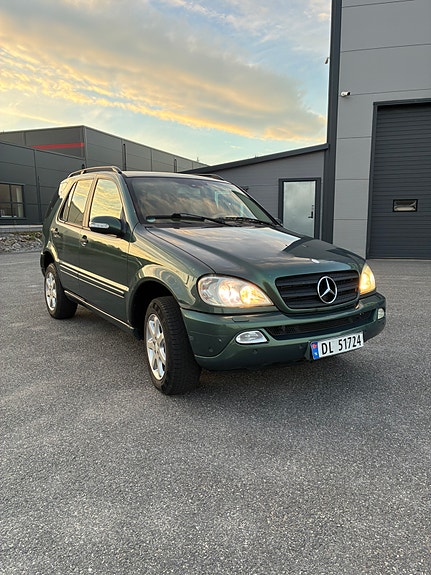 Mercedes-Benz ML270 3 of 20