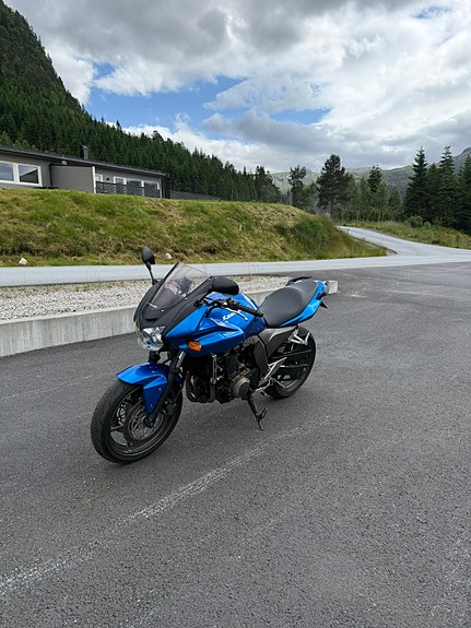 Kawasaki Z 750 5 of 8