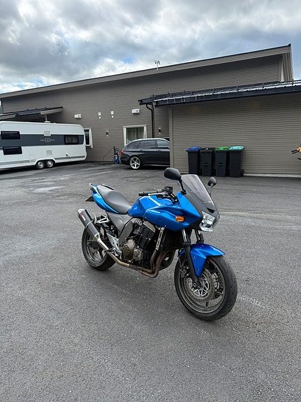 Kawasaki Z 750 2 of 8