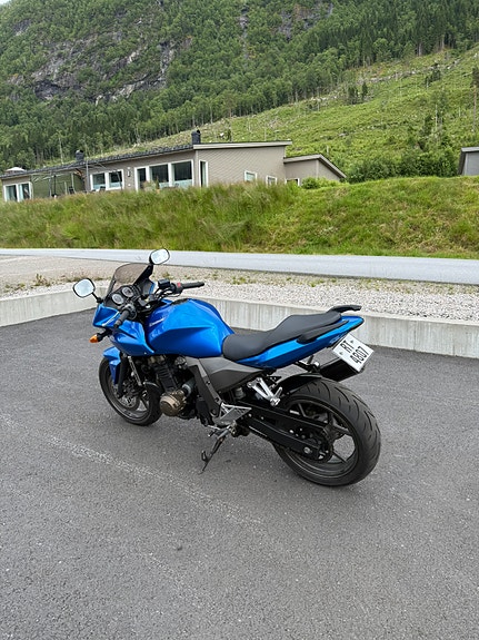 Kawasaki Z 750 6 of 8