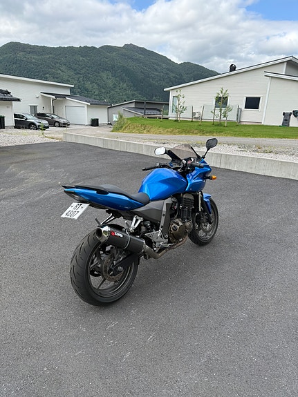 Kawasaki Z 750 4 of 8