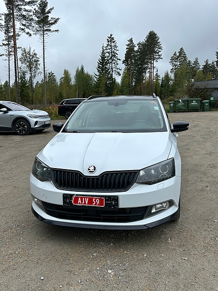 Skoda Fabia 2 of 30