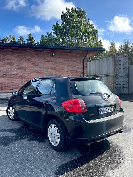 Toyota Auris 6 of 16