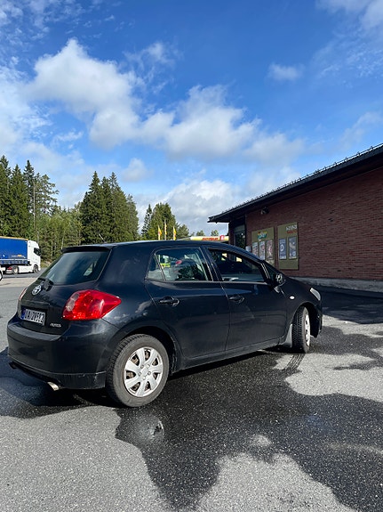 Toyota Auris 3 of 16