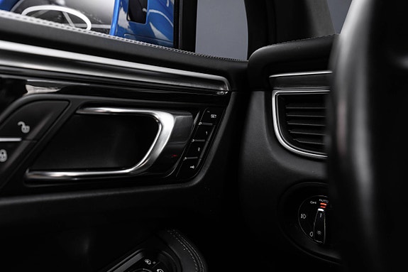 Porsche Macan 22 of 30